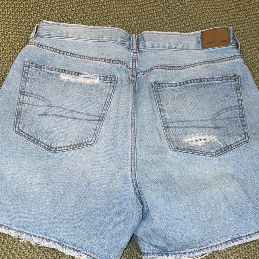 American Eagle Outfitters Women's Faded Blue Jean Shorts - Picture 2 of 4